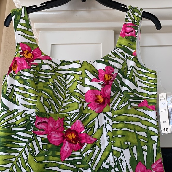 Summer mini dress. Brand is View. - Picture 2 of 10